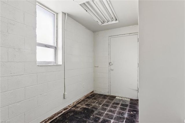 9302 Warwick BLVD, Newport News, VA 23601