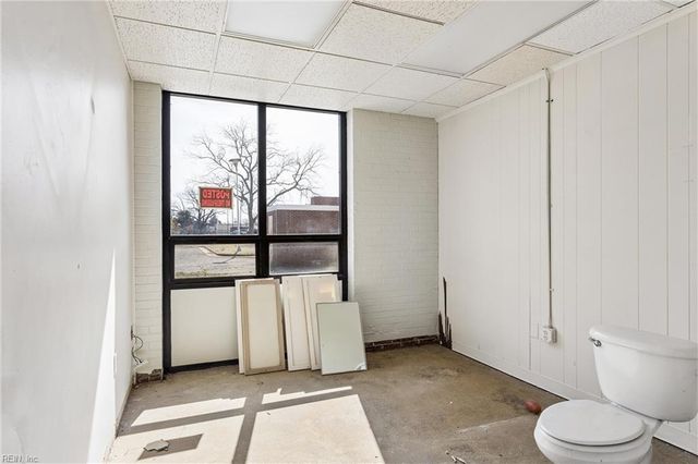 9302 Warwick BLVD, Newport News, VA 23601