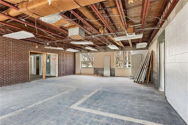 9302 Warwick BLVD, Newport News, VA 23601