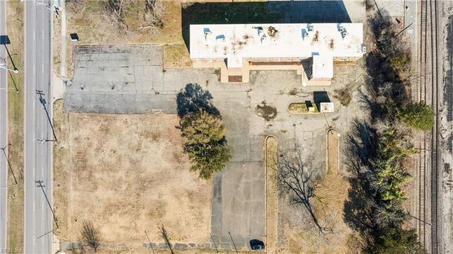 9302 Warwick BLVD, Newport News, VA 23601