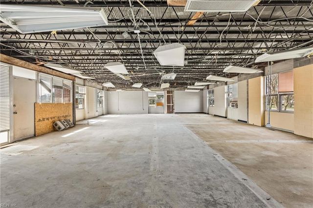 9302 Warwick BLVD, Newport News, VA 23601