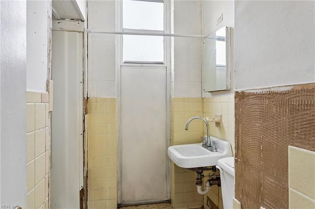 9302 Warwick BLVD, Newport News, VA 23601