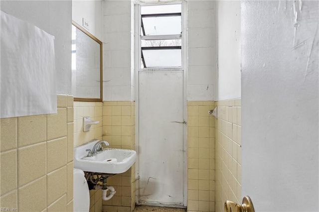 9302 Warwick BLVD, Newport News, VA 23601