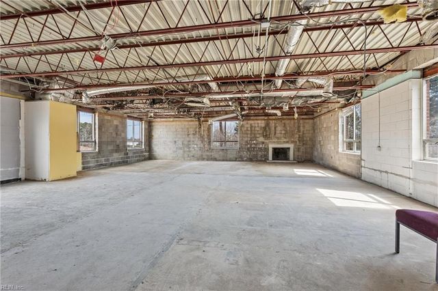 9302 Warwick BLVD, Newport News, VA 23601