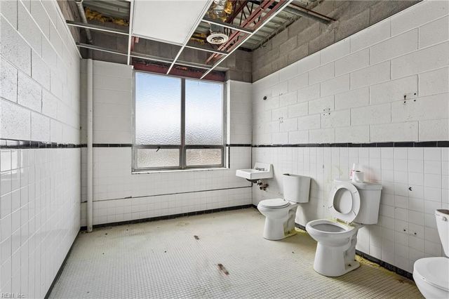 9302 Warwick BLVD, Newport News, VA 23601