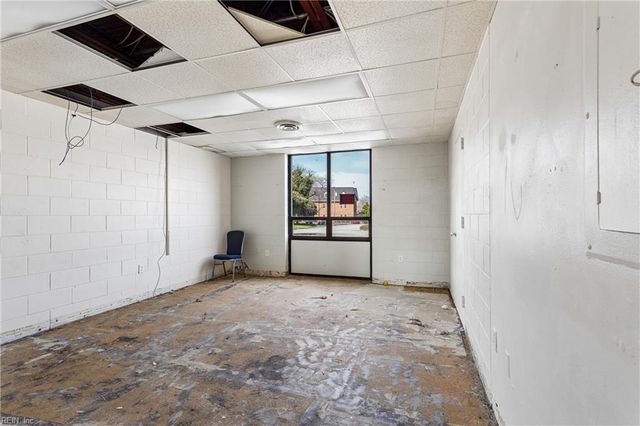 9302 Warwick BLVD, Newport News, VA 23601