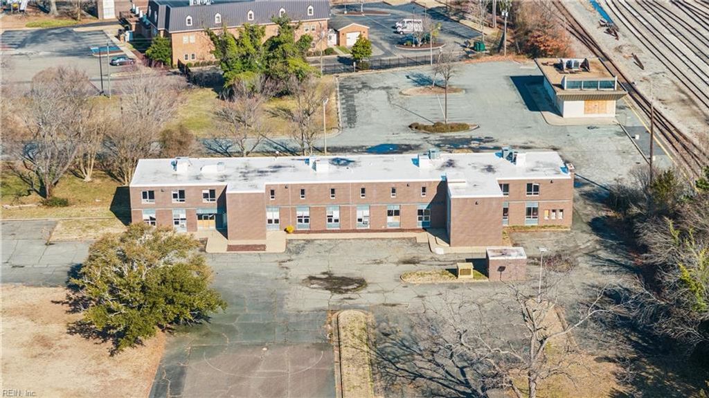 9302 Warwick BLVD, Newport News, VA 23601