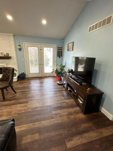 5017 Saffron Drive, City Of Troy, MI 48085