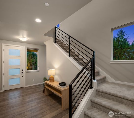 18627 Meridian Place W, Bothell, WA 98012