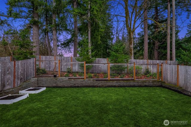 18627 Meridian Place W, Bothell, WA 98012