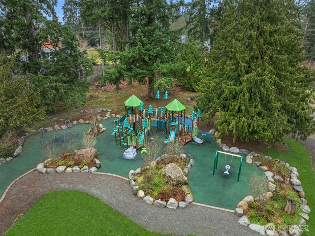 18627 Meridian Place W, Bothell, WA 98012