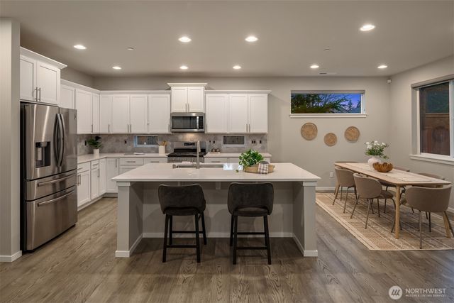 18627 Meridian Place W, Bothell, WA 98012