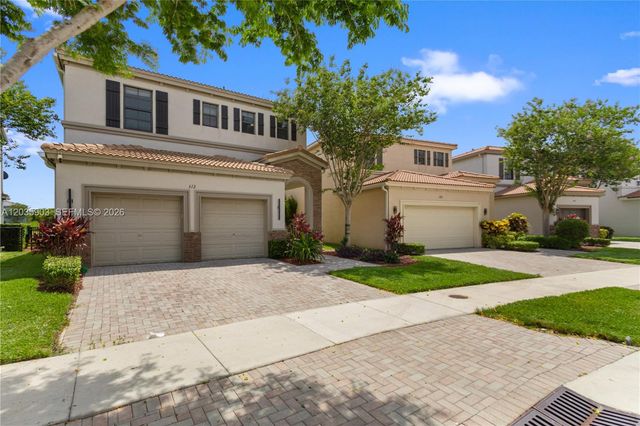 612 NE 193rd St, Miami, FL 33179