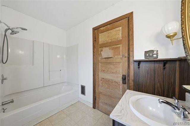 65 Hammerschmidt Avenue, Buffalo, NY 14210