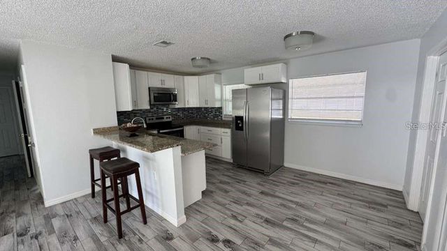 545 OAK DRIVE, Tavares, FL 32778