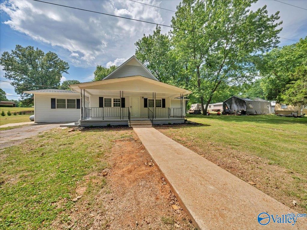 8264 Carpenter Lane, Athens, AL 35611