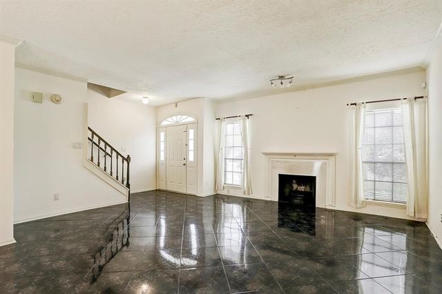 800 Country Place Drive 303, Houston, TX 77079