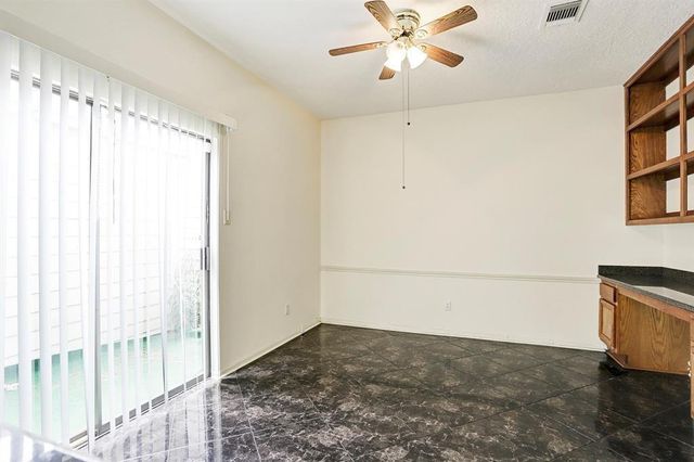 800 Country Place Drive 303, Houston, TX 77079