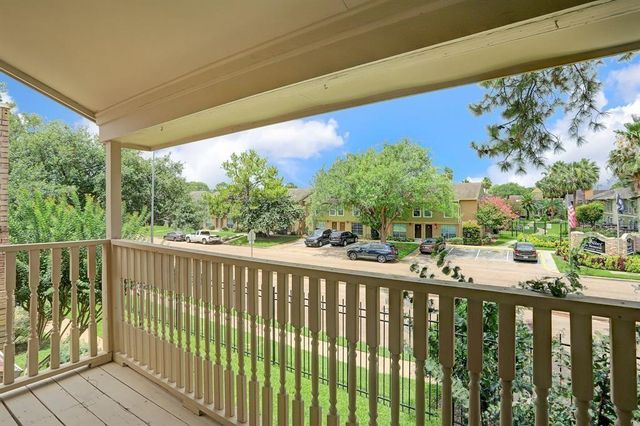 800 Country Place Drive 303, Houston, TX 77079