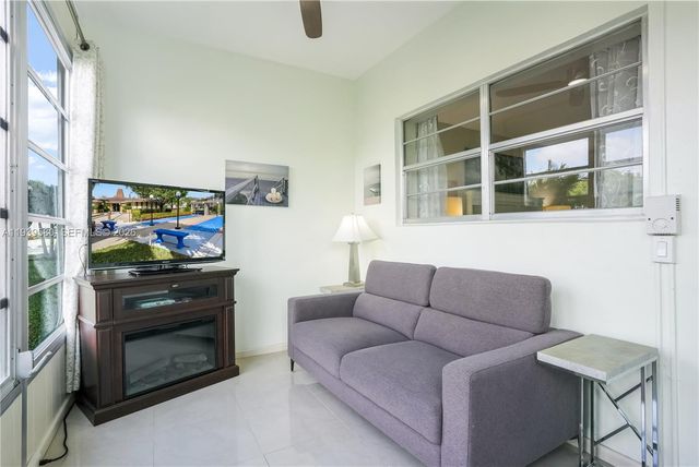 4801 NW 34th Street 406, Lauderdale Lakes, FL 33319