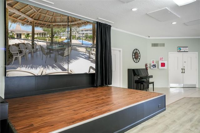 4801 NW 34th Street 406, Lauderdale Lakes, FL 33319