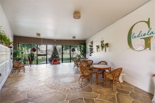 4801 NW 34th Street 406, Lauderdale Lakes, FL 33319