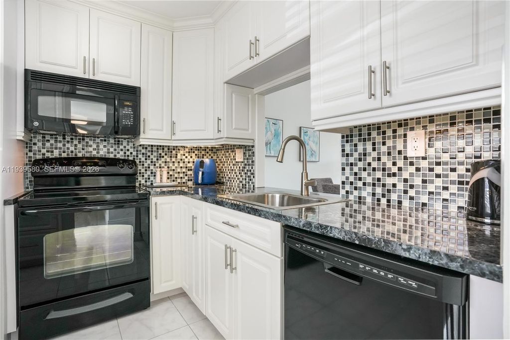 4801 NW 34th Street 406, Lauderdale Lakes, FL 33319