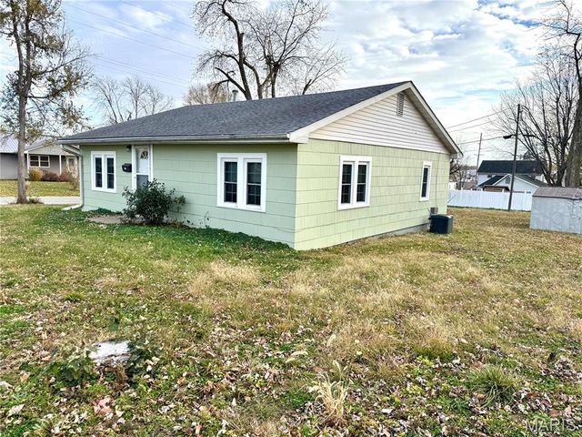 201 W Massie Street, Palmyra, MO 63461