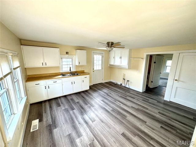 201 W Massie Street, Palmyra, MO 63461