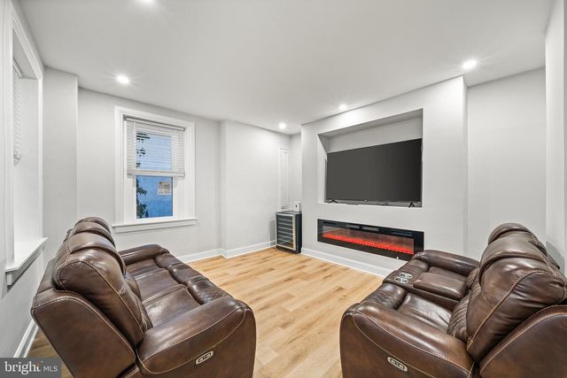 919A W BROAD ST, Quakertown, PA 18951