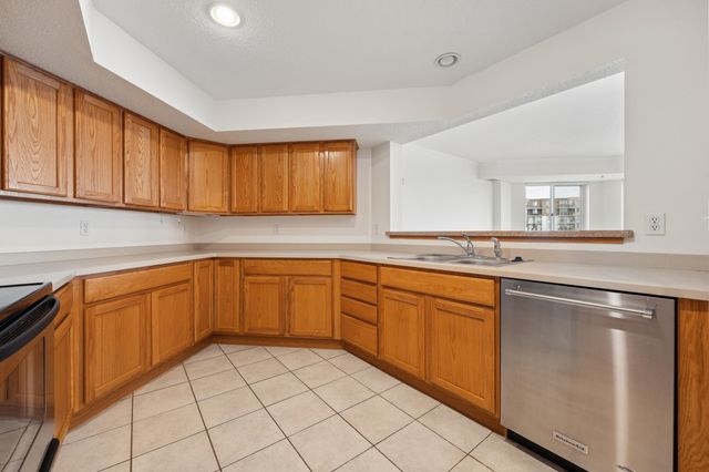6600 Lyndale Avenue S 402, Richfield, MN 55423