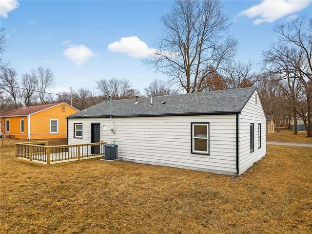 1530 N 61st Terrace, Kansas City, KS 66102