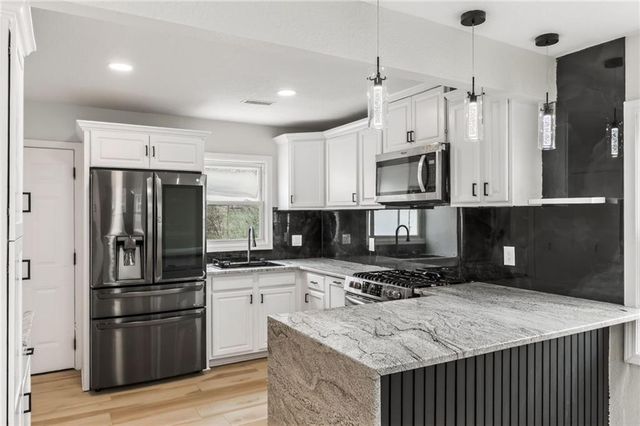 1530 N 61st Terrace, Kansas City, KS 66102