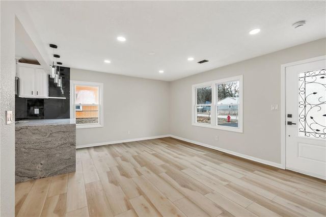 1530 N 61st Terrace, Kansas City, KS 66102