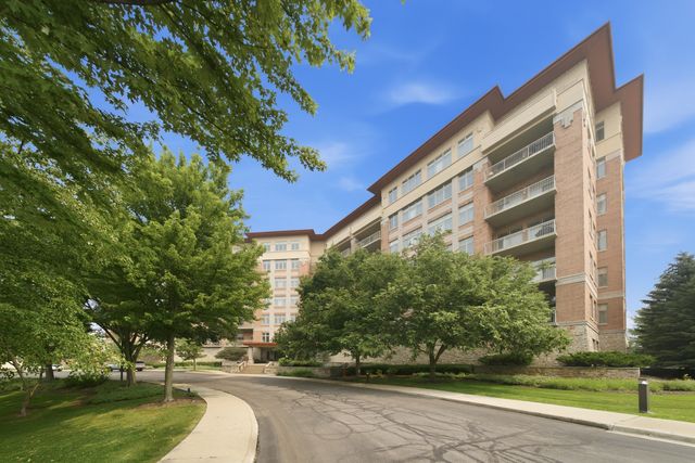 40 Prairie Park Drive 702, Wheeling, IL 60090