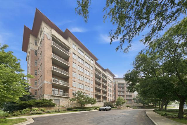 40 Prairie Park Drive 702, Wheeling, IL 60090