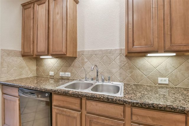 1135 Glenwood Canyon Lane, Houston, TX 77077