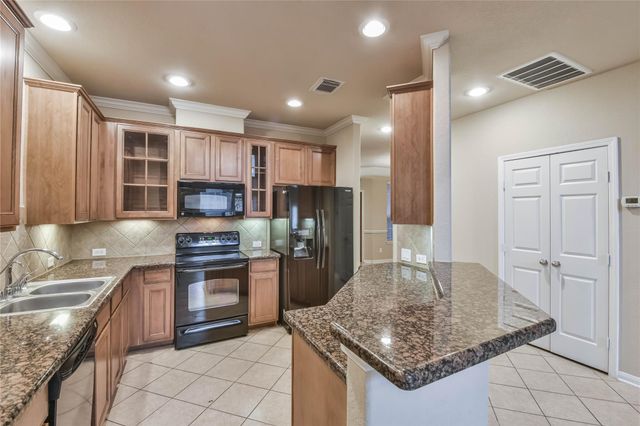 1135 Glenwood Canyon Lane, Houston, TX 77077