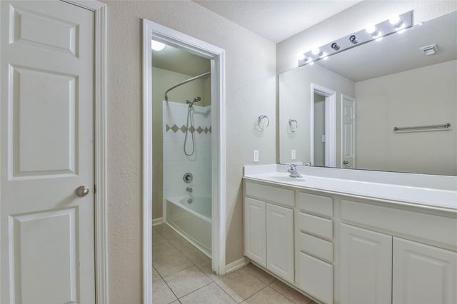 1135 Glenwood Canyon Lane, Houston, TX 77077