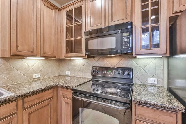 1135 Glenwood Canyon Lane, Houston, TX 77077