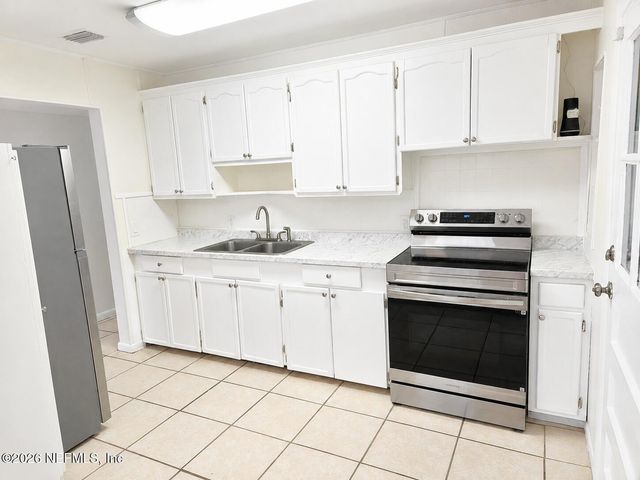2975 PLUM Street, Jacksonville, FL 32205