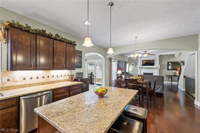 192 Shoreland Circle, Willowick, OH 44095
