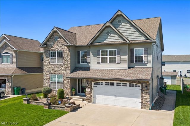 192 Shoreland Circle, Willowick, OH 44095