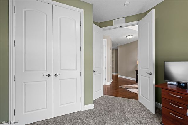 192 Shoreland Circle, Willowick, OH 44095