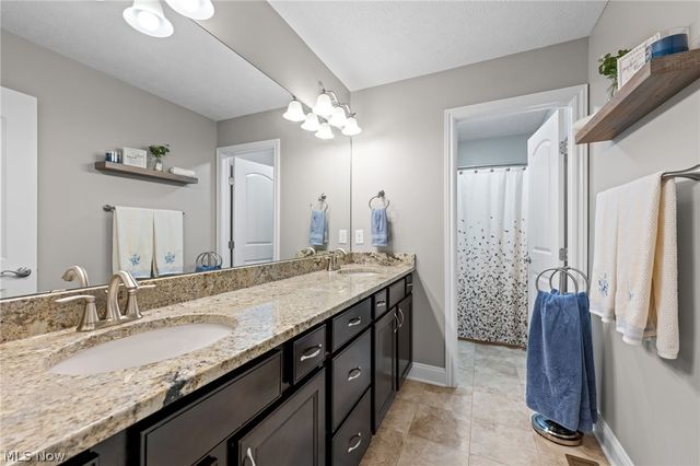 192 Shoreland Circle, Willowick, OH 44095