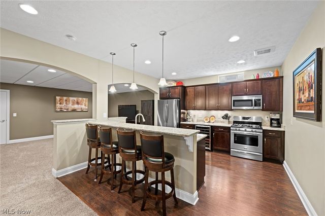 192 Shoreland Circle, Willowick, OH 44095
