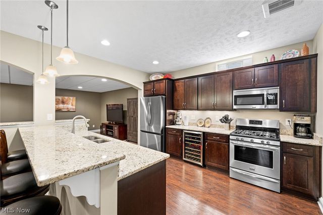 192 Shoreland Circle, Willowick, OH 44095
