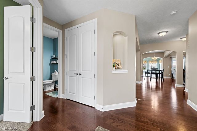 192 Shoreland Circle, Willowick, OH 44095