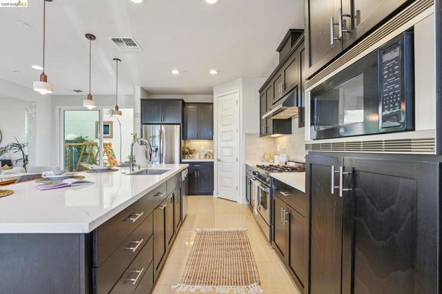 2770 Bette St, Alameda, CA 94501