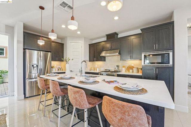 2770 Bette St, Alameda, CA 94501